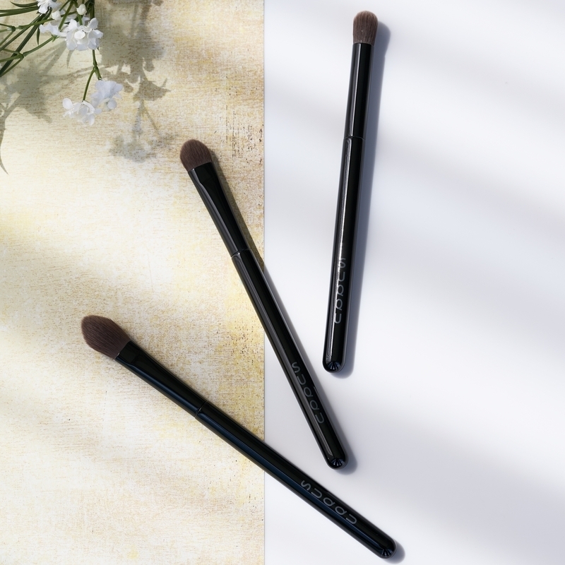 アイメイクの仕上がりを格上げするこだわりブラシのSTAFF REVIEW  