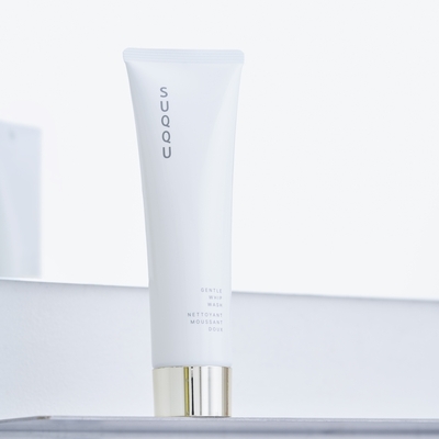 SUQQUの艶を起動させる、ステップ0のスキンケアのSTAFF REVIEW