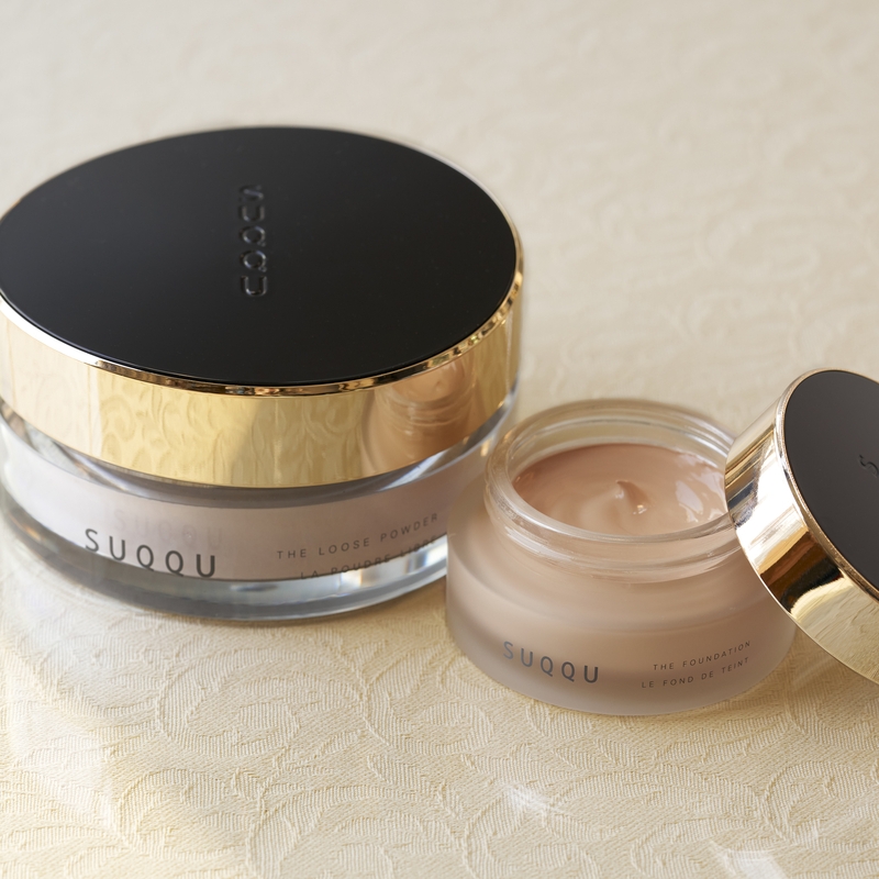 ベース作りさえもラグジュアリーに。特別な艶印象に導く新ベースの