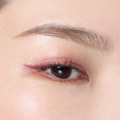 大切な人へのギフトに。開けるたびに心がときめくアイシャドウのSTAFF