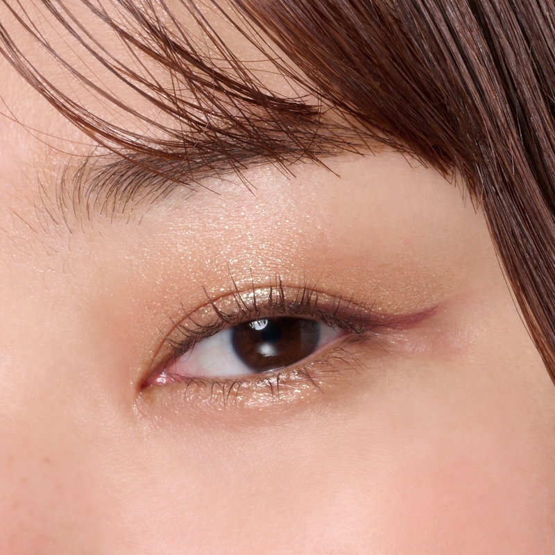 ウォームカラーでヘルシーに仕上げる大人メイクのSTAFF REVIEW