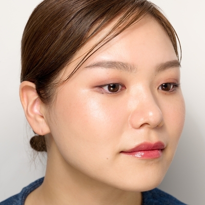 自然な陰影で魅せる冬の透明感メイクのSTAFF REVIEW | スナップ詳細