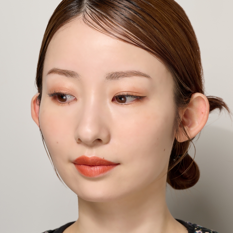 シンプルでミニマルな毎日メイクのSTAFF REVIEW | スナップ詳細