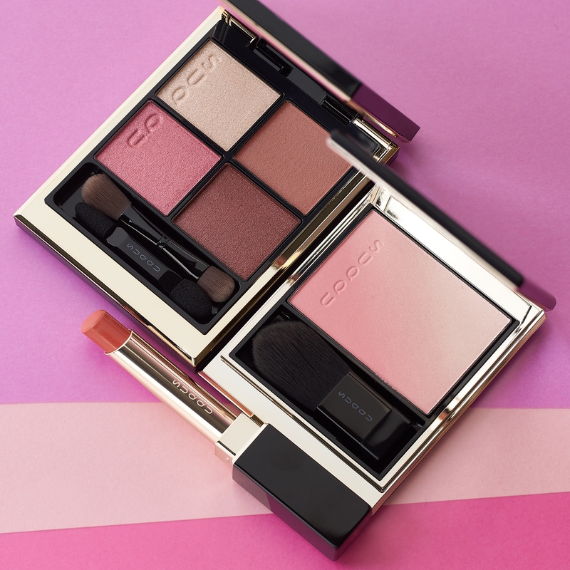 お花見に映える華やぎ桜メイクのSTAFF REVIEW | スナップ詳細 | SUQQU