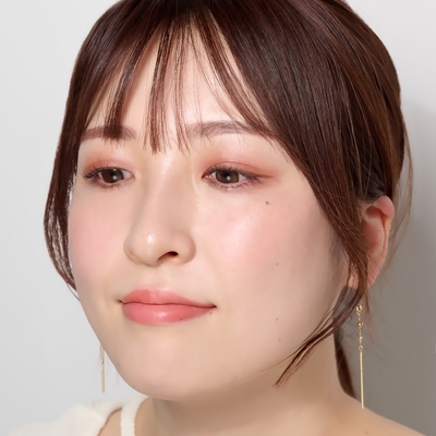 お花見に映える華やぎ桜メイクのSTAFF REVIEW | スナップ詳細 | SUQQU