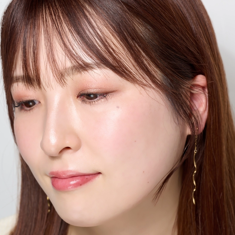 乾燥による肌トラブルを感じさせない、無垢肌ベースメイク | スナップ