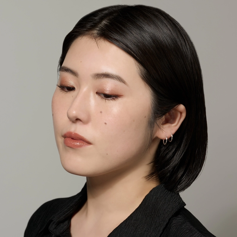 透明感あふれるプリズムグリーンでつくるフレッシュな秋メイク