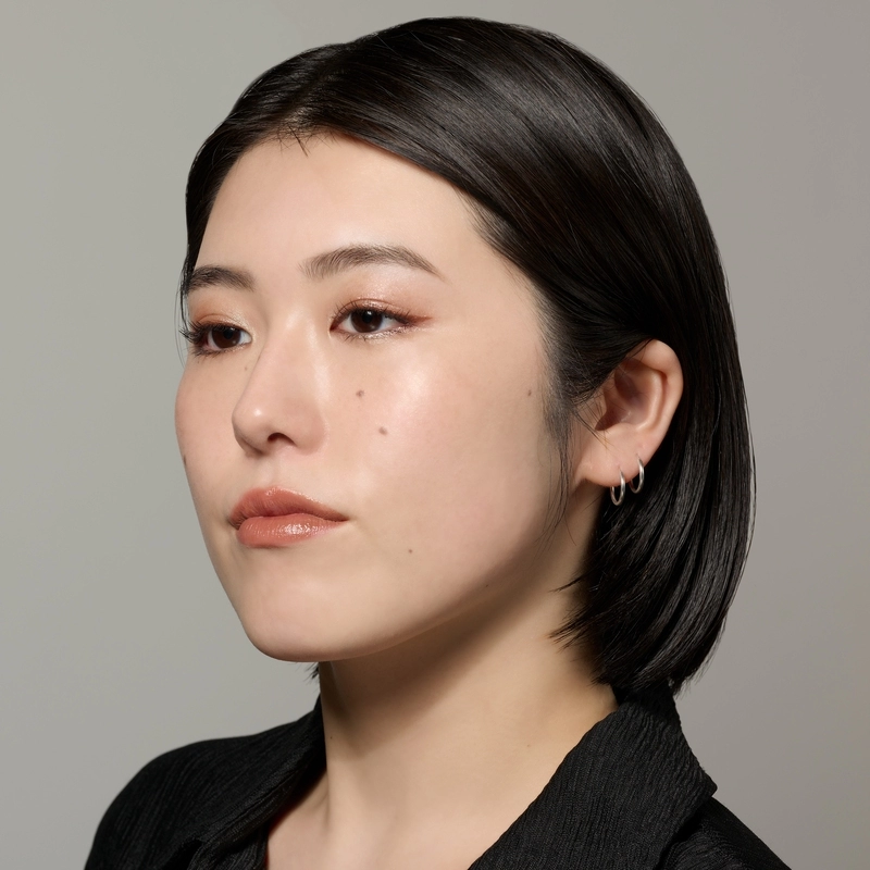 透明感あふれるプリズムグリーンでつくるフレッシュな秋メイク