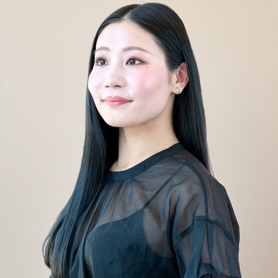 誰でも簡単にニュアンスチークを表現できる新ブラッシュのSTAFF