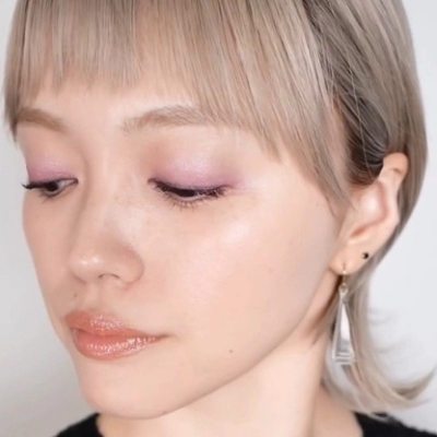 メイクアップ キット 舜華 (2025 ホリデー コレクション)のスタッフ