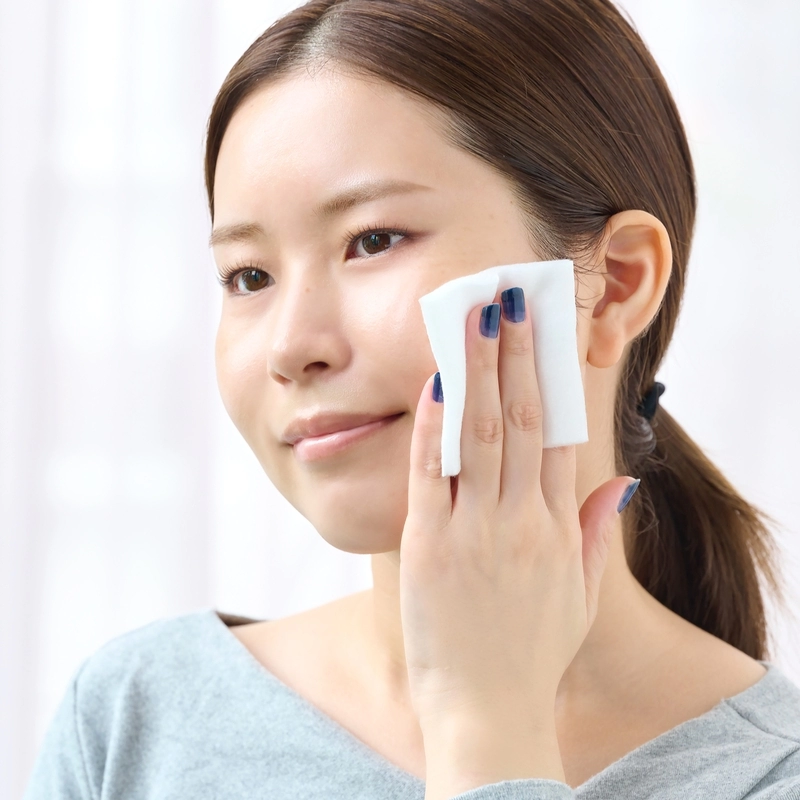 乾燥の季節も明るくしなやかに。うるおい仕込みのベースメイク