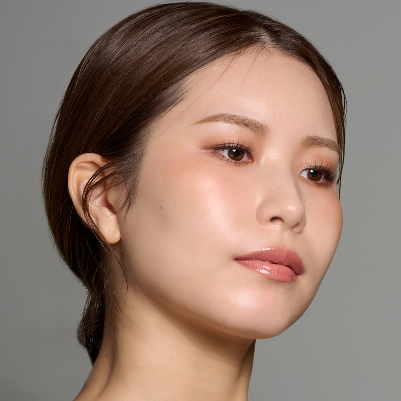 花田 SUQQUアーティストのSTAFF REVIEW | スタッフ詳細 | SUQQU