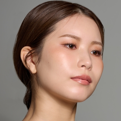 誰でも簡単にニュアンスチークを表現できる新ブラッシュのSTAFF REVIEW