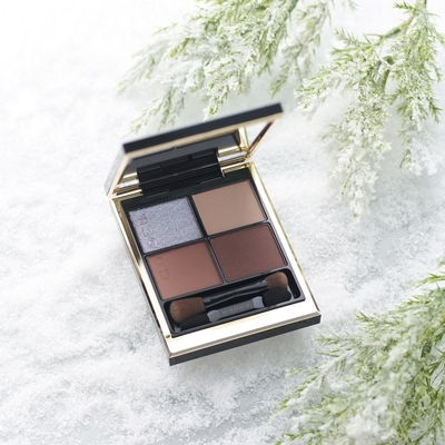 どんな方も挑戦しやすい、洗練のスモーキーメイクのSTAFF REVIEW