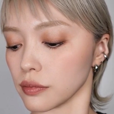 誰でも簡単にニュアンスチークを表現できる新ブラッシュのSTAFF REVIEW