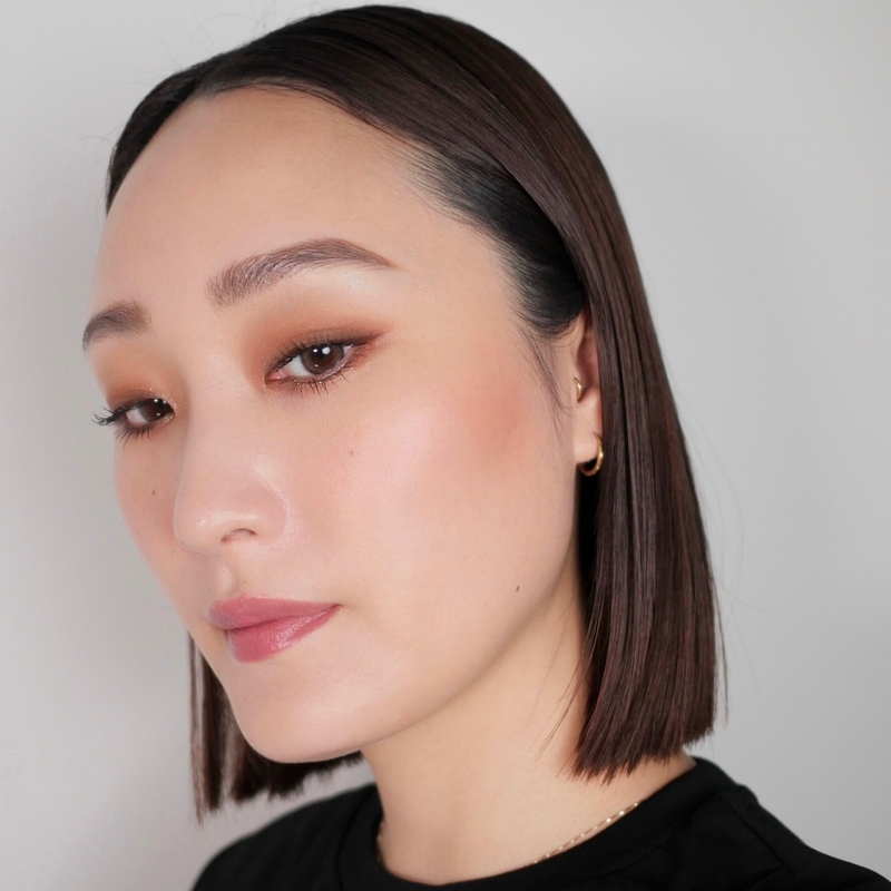 花田 SUQQUアーティストのSTAFF REVIEW | スタッフ詳細 | SUQQU