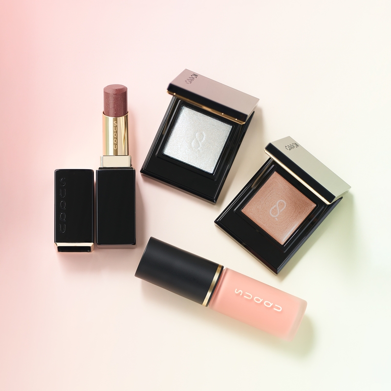 ベーシックなのに目を引く、立体感のあるベージュメイクのSTAFF REVIEW