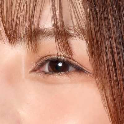 オレンジ×グリーンで軽やかに。フレッシュな抜け感メイクのSTAFF