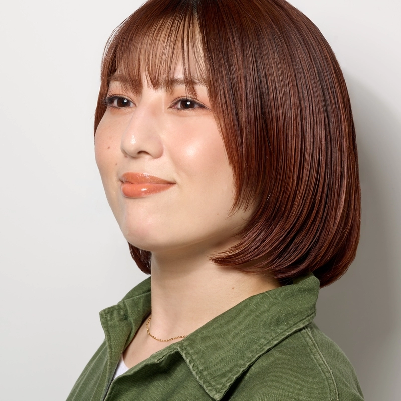 オレンジ×グリーンで軽やかに。フレッシュな抜け感メイク | スナップ