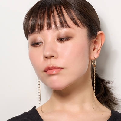 誰でも簡単にニュアンスチークを表現できる新ブラッシュのSTAFF REVIEW