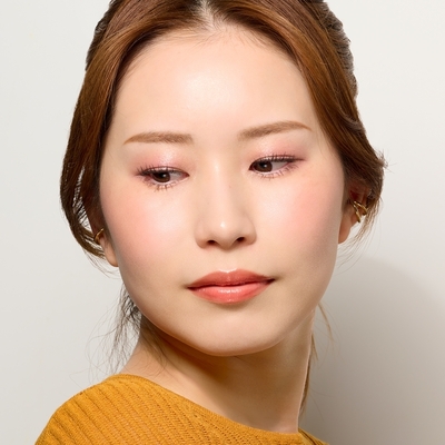 体温を感じさせる、冬のレッドブラウンメイクのSTAFF REVIEW